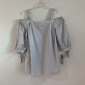 NWT! Cold Shoulder Blouse ❤️